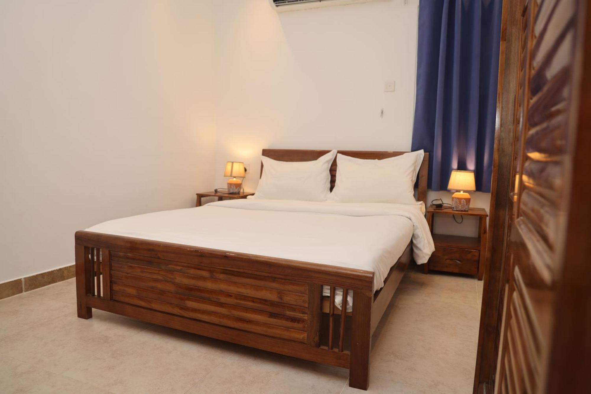 Resort Al-ashkhara شاطئ الأشخرة *