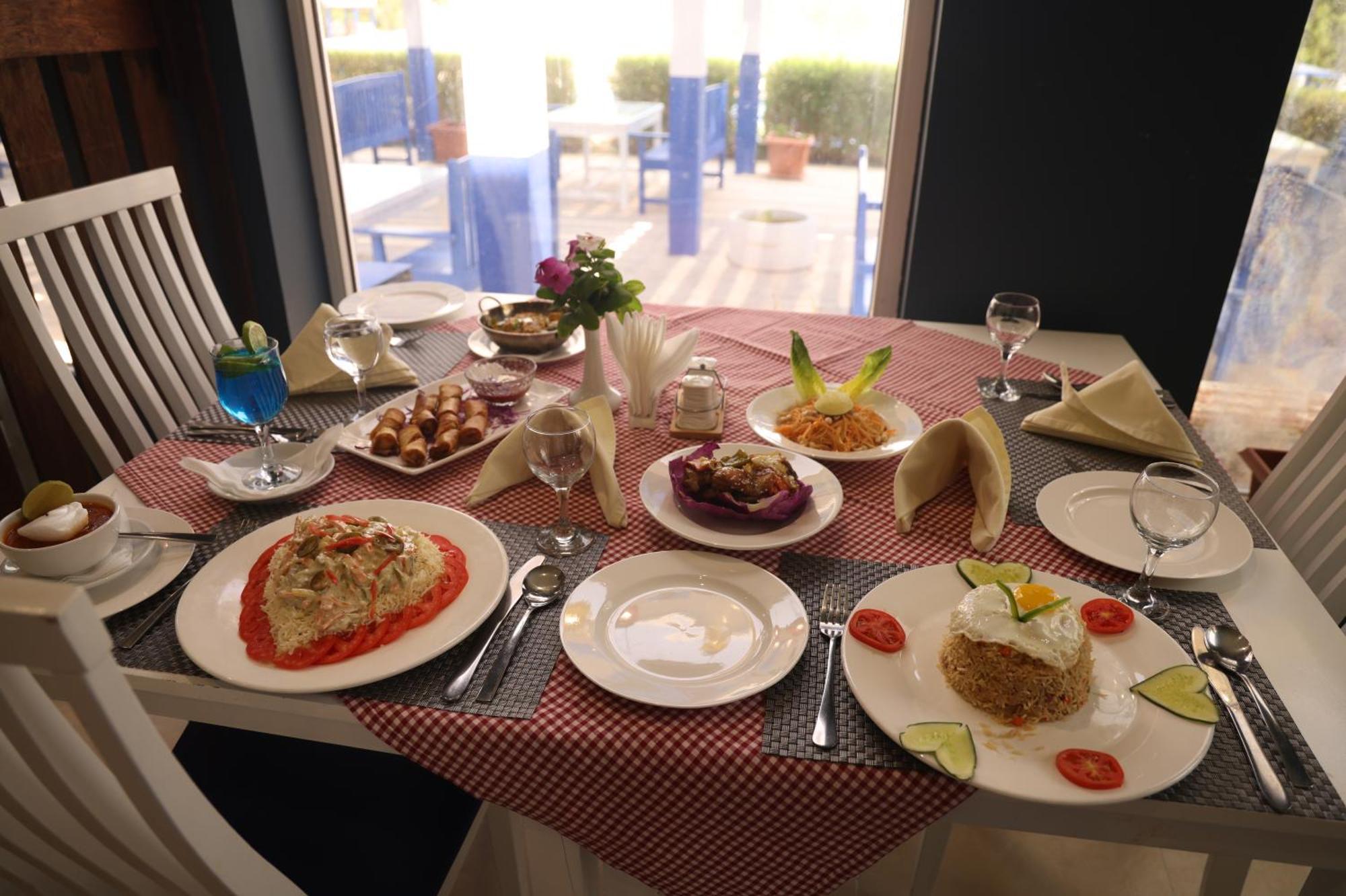 Resort Al-ashkhara شاطئ الأشخرة Al Sharqiyah
